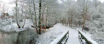 4. Januar 2003, Der Wasserfall an der Burg, Foto: Jost Jahn