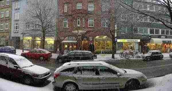 4. Februar 2003, Schneefall in der Bahnhofstraße in Uelzen, Foto: Jost Jahn