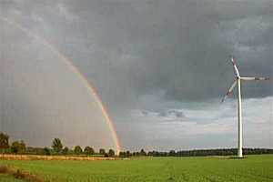 16. August 2004, Regenbogen im Landkreis Uelzen am 16. August 2004, mit WKA, Nikon 5000, Foto: Jost Jahn