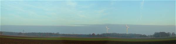 5. Februar 2005, Windrder bei Klein Sstedt beim Sonnenaufgang, Nikon 995, Foto: Jost Jahn (zusammengesetzes Teilpanorama)