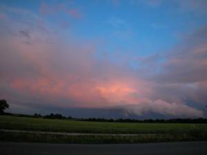 Sonnenuntergang bei Hamerstorf am 23. Mai 2006, 1/111s, 38mm (KB), 100 ASA, f/4.0, Nikon 5000, Foto: Jost Jahn