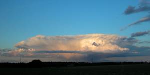 Gewitterwolke bei Hamerstorf am 06. Juni 2006, 1/273s, 38mm (KB), 100 ASA, f/5.0, Nikon 5000, Foto: Jost Jahn